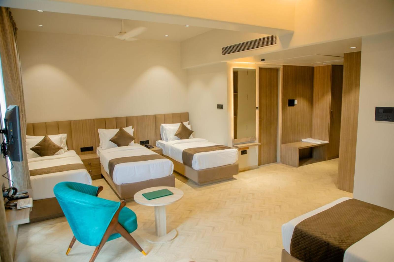 Narayani Executive Hotell Tuljapur Exteriör bild